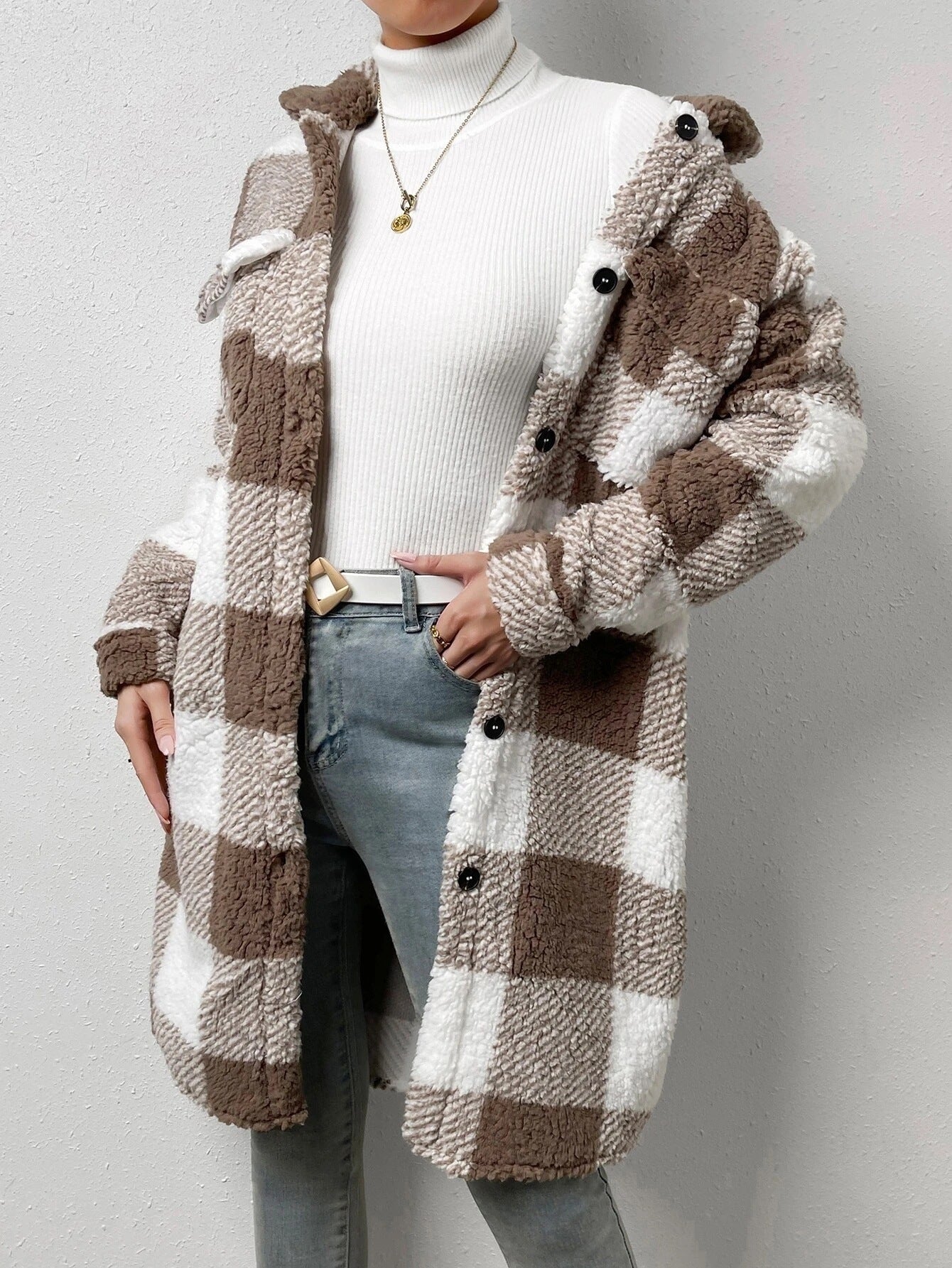 Manteau ample à carreaux en peluche avec revers boutonné