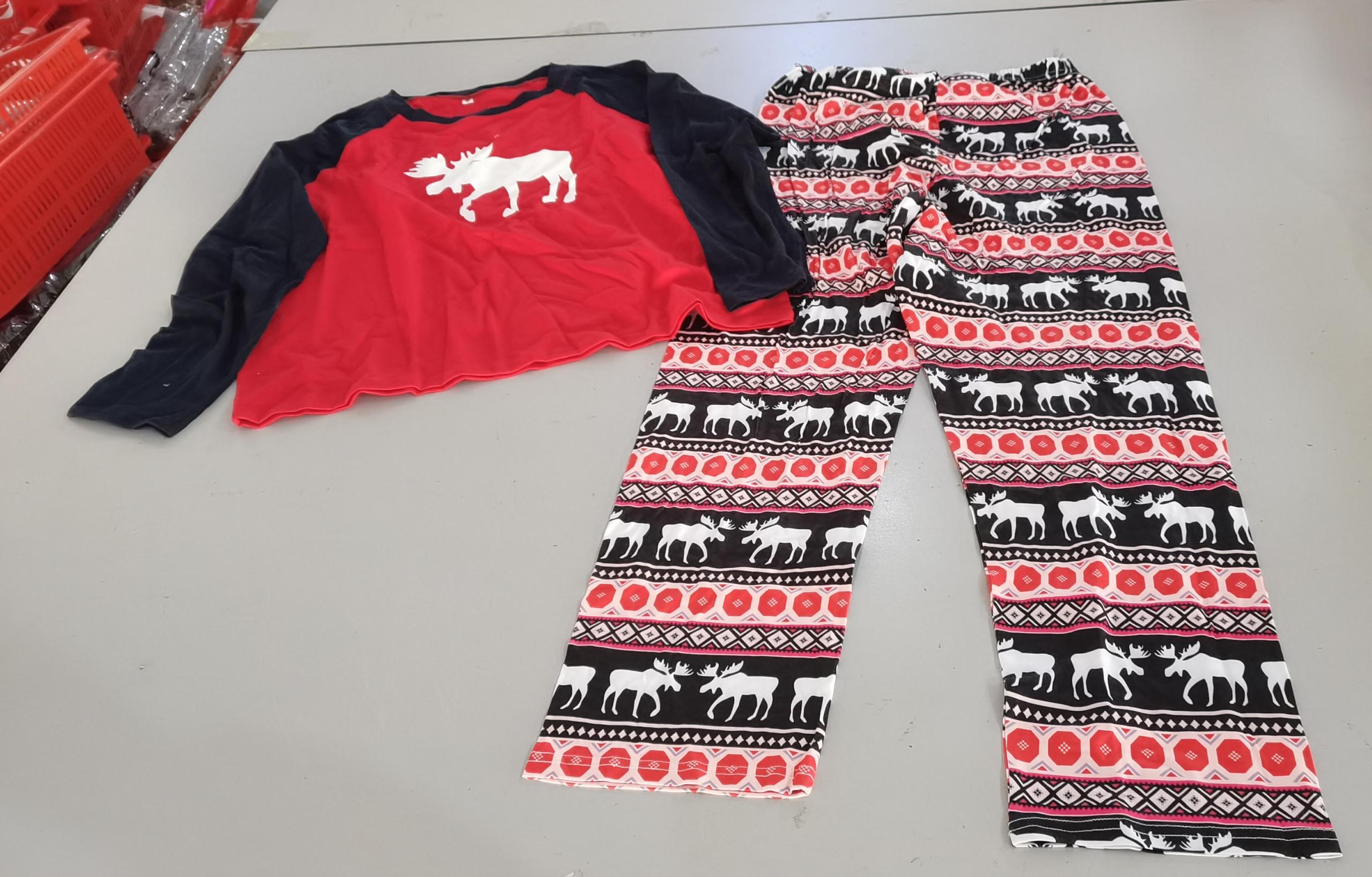 Pyjama de Noël assorti pour toute la famille 