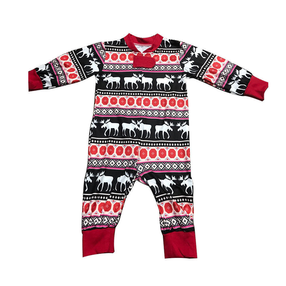 Pyjama de Noël assorti pour toute la famille 